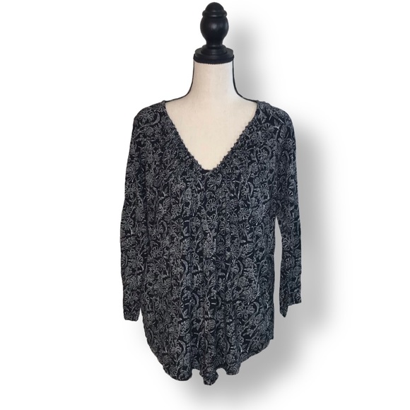 🟣 Lucky Brand V Neck Floral Shirt Medium - Picture 2 of 10